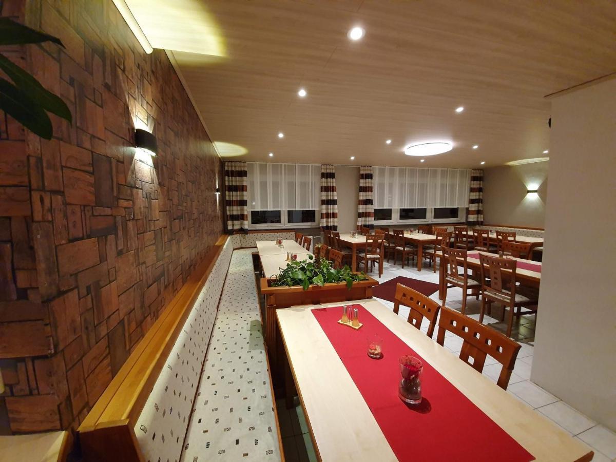 Gasthof Zum Goldenen Hirschen Hotel Geroldsgrun Екстериор снимка