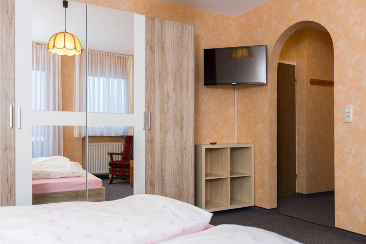 Gasthof Zum Goldenen Hirschen Hotel Geroldsgrun Екстериор снимка